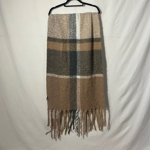 SALE Chunky Knit Khakis Tan Plaid Scarf - Picture 3 of 10